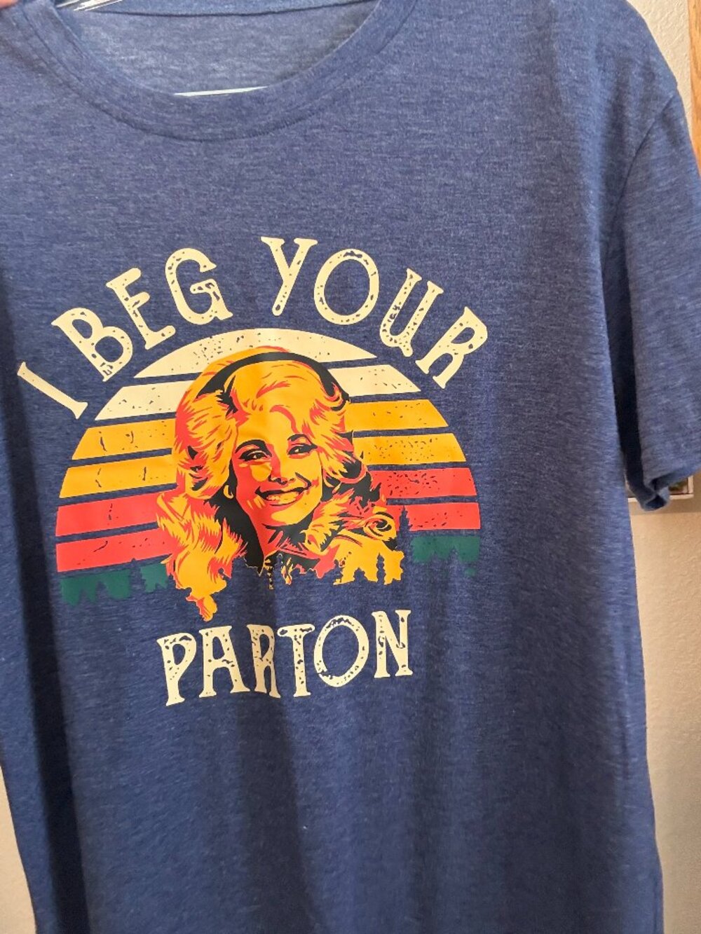 Dolly Parton "I Beg Your Parton" Retro Sunset Graphic Tee - Navy Blue - Size L